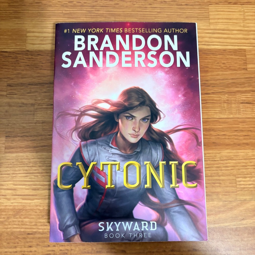 Cytonic Brandon Sanderson First Edition English Book Paperback Skyward Book 3